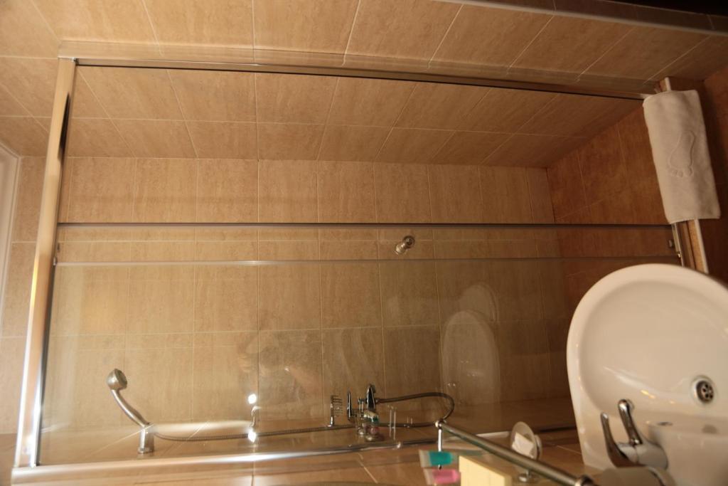 Salem On Tulebaeva Street Hotel Алма Ата Стая снимка