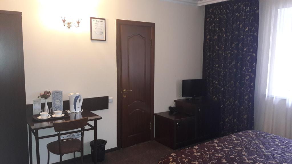 Salem On Tulebaeva Street Hotel Алма Ата Екстериор снимка